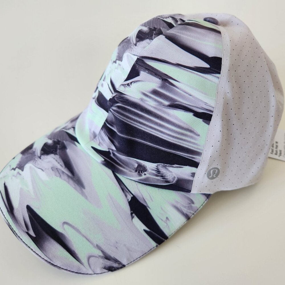 NWT LULULEMON PGM1 Grey Multi LTWT Adjustable Women's F&F Run Hat Ventilated OS